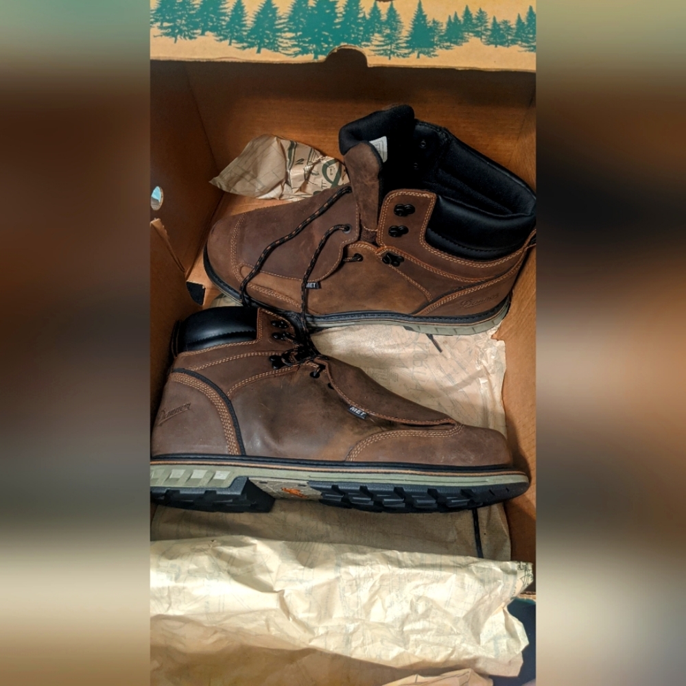 Danner men's size 16 work boots steal toed
